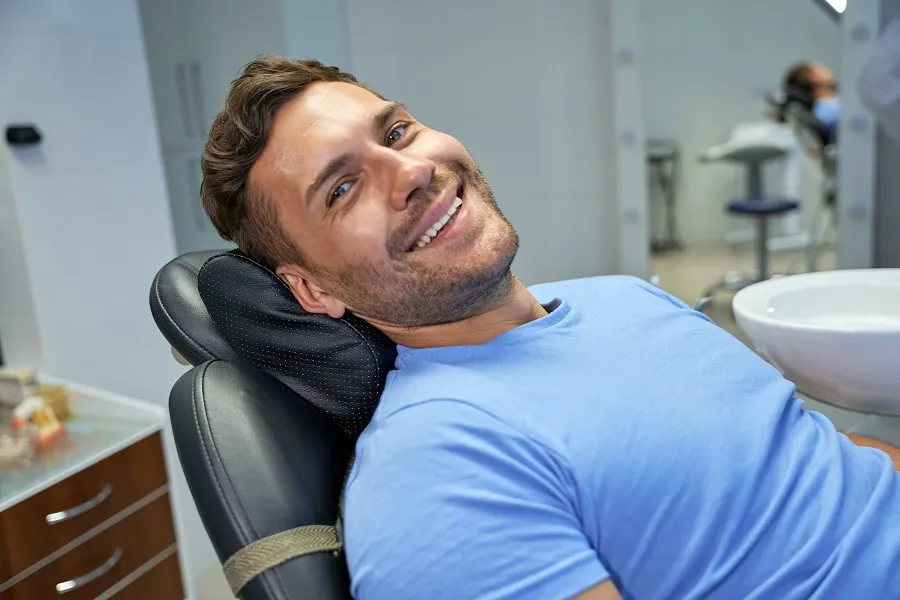 Microscope-assisted endodontic care